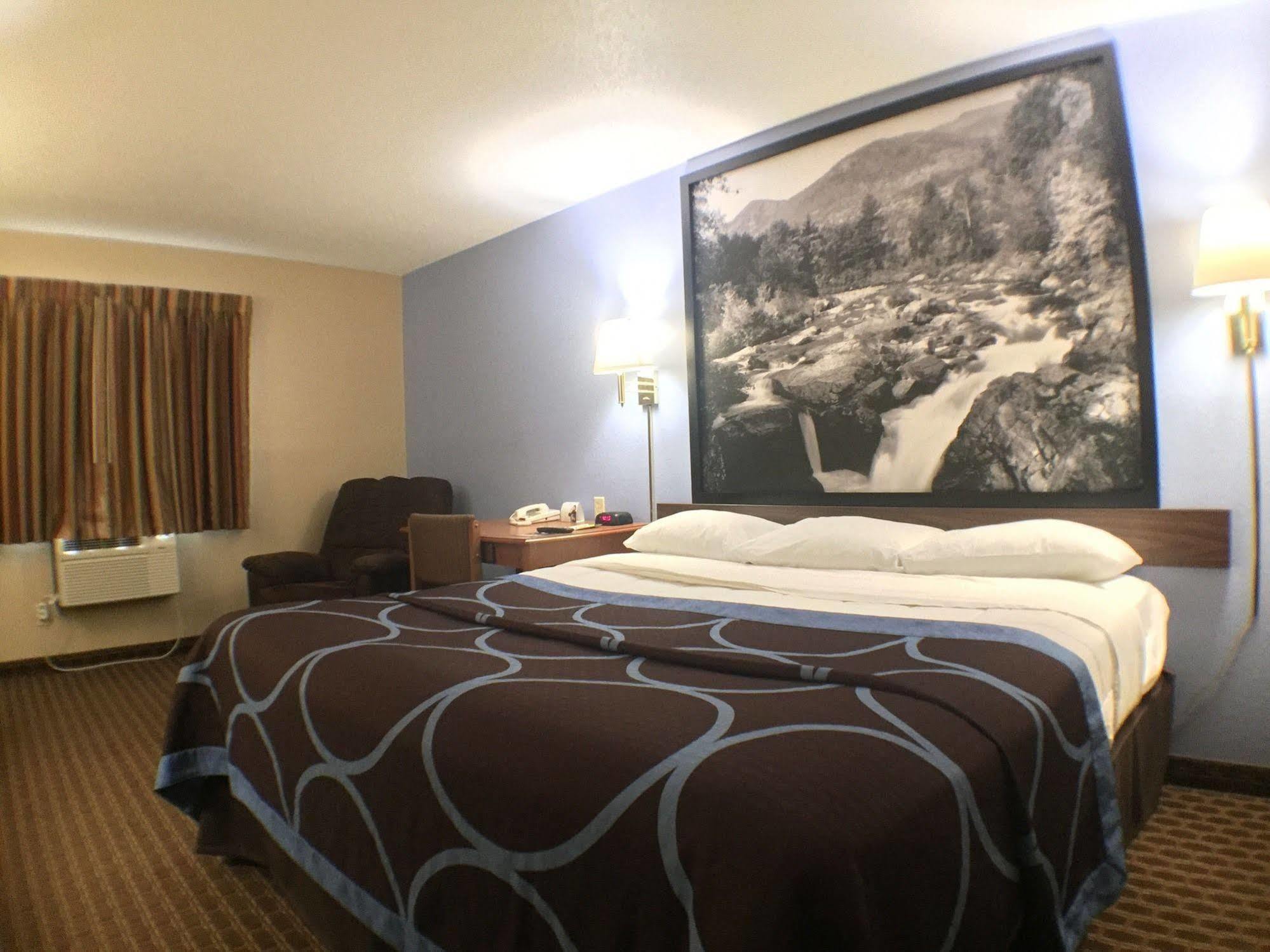 Super 8 By Wyndham Johnstown/Gloversville Exterior foto